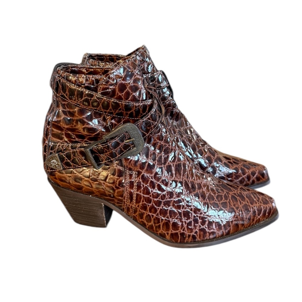 Dingo Patent Leather Croc Ankle Booties Wrap Belt Detail Western Women’s Size 7